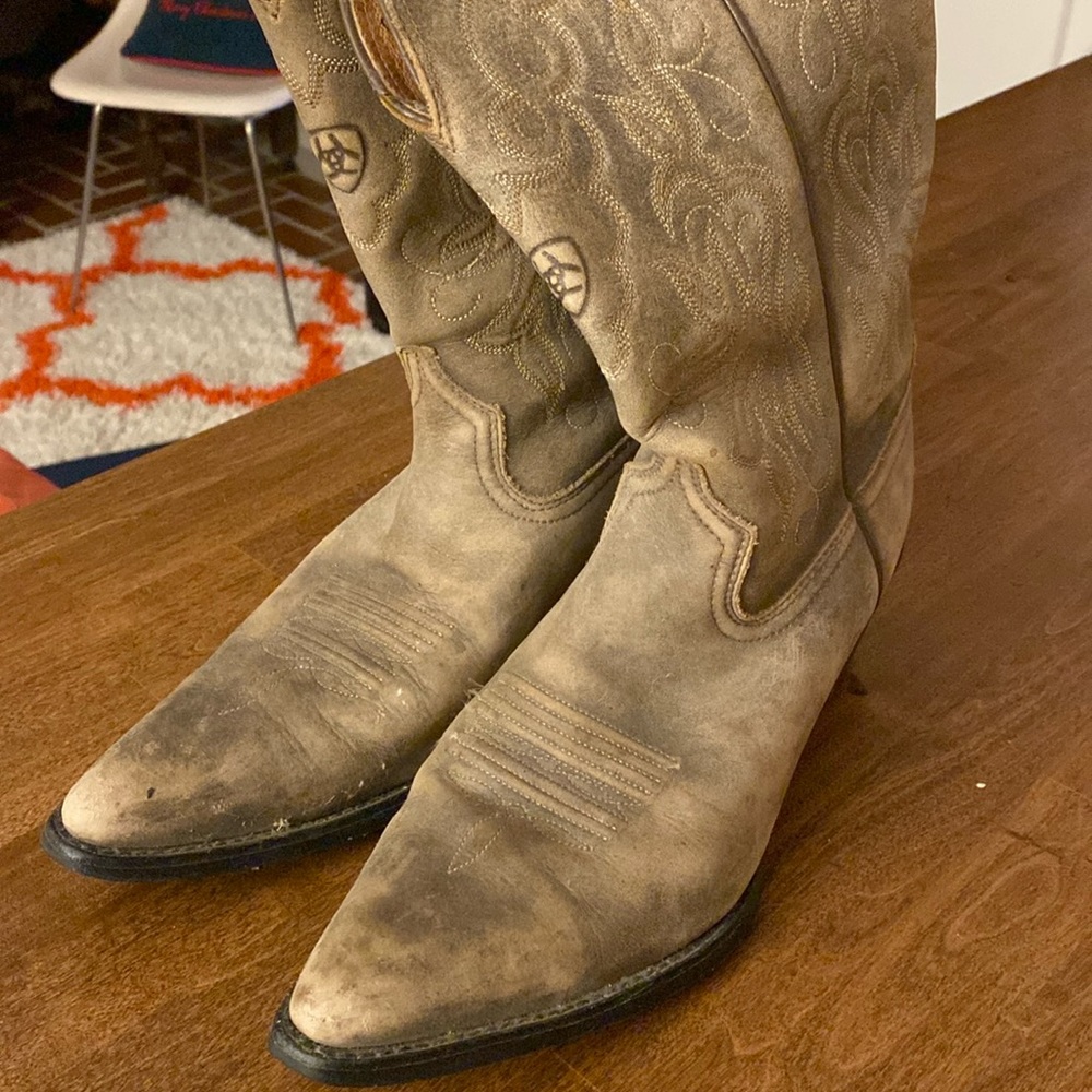 Tan cowgirl leather boots, size 10